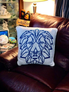 Finished Teal Blue Lion Cushion 2 Colors (JUMBO in Mosaic Crochet)